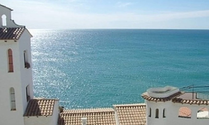 Vallpineda Apartment | Seaside Apartment with Ocean Views in Sitges Retreat