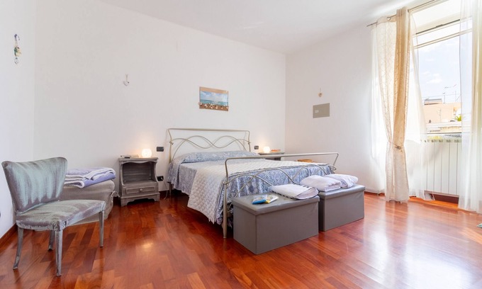 Giovinazzo Apartment | Sea View Apartment 'Acquamarina' with Balconies & Wi-Fi