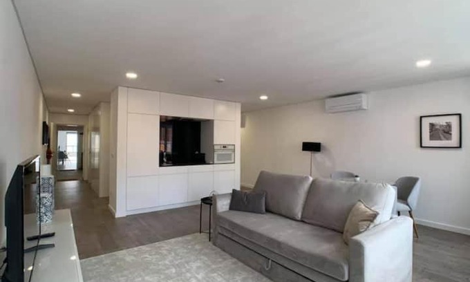 Ain Diab Apartment | Cozy Apartment Ain Edyab with Pool and Pet-Friendly Amenities
