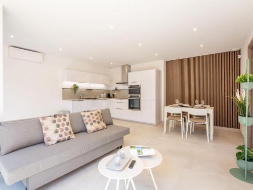 Sainte-Maxime Apartment | Family-Friendly Apartment Akemi with Pet Amenities