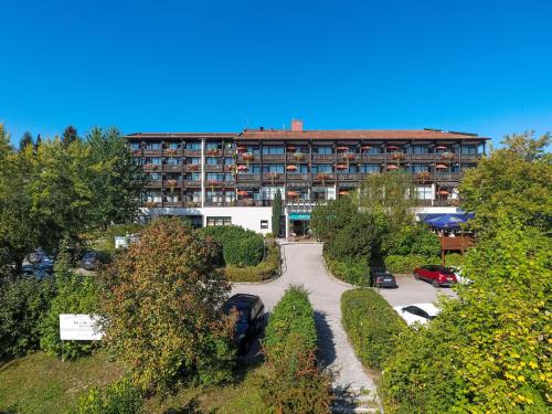 Bad Griesbach im Rottal Apartment | Discover Apartment AktiVital Hotel-3 with Pool & Family Perks
