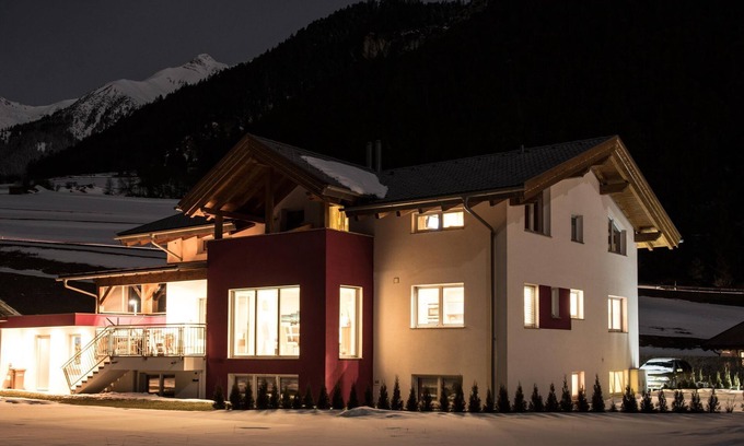 Pettneu am Arlberg Apartment | Discover Apartment Alpenrose: Family-Friendly Ocean Views