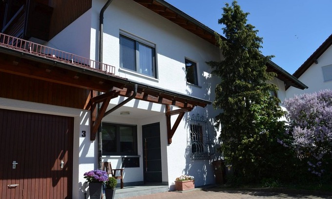 Erkenbrechtsweiler Apartment | Apartment 'Alb-Traum' with Balcony and Wi-Fi