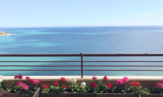 L'Albufereta Apartment | Beachside Apartment Albufereta with Pool & 9.3/10 Rating