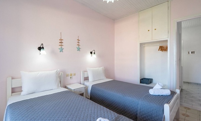 Roda Apartment | Apartment 'Alexandros Studios 4' with Shared Pool, Wi-Fi and Air Conditioning