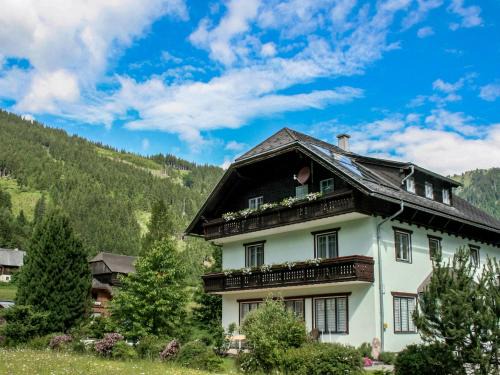 Donnersbachwald Apartment | Cozy Apartment Almsommer: Family-Friendly with Fireplace