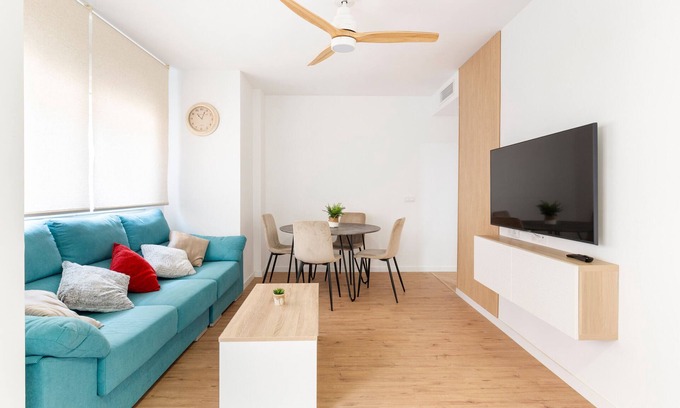 Aguilas Apartment | Apartment 'Alojamiento Entero En Aguilas' with Balcony, Wi-Fi and Air Conditioning