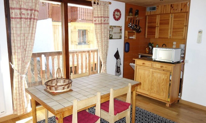 Jeux Apartment | Central Apartment in Alpe d'Huez with Family-Friendly Amenities