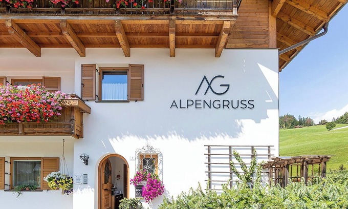 Prato alla Drava Apartment | Mountain View Apartment 'Alpengruss Aqua' with Shared Garden