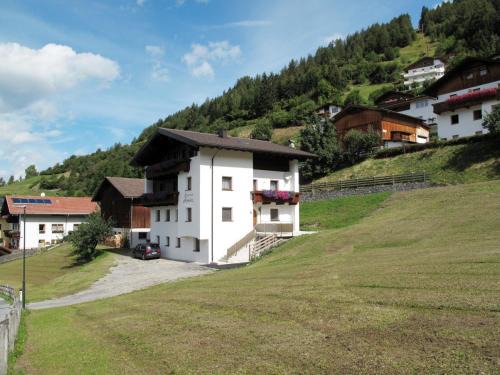 Fendels Apartment | Family-Friendly Apartment Alpenherz - Top Rated Getaway