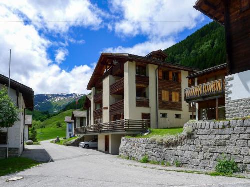 Tschamut Apartment | Cozy Apartment Casa Alpetta - Family-Friendly Retreat