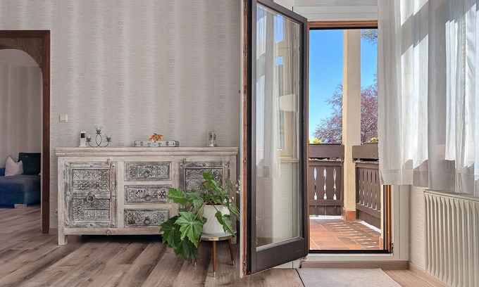 Rudolstadt Apartment | Beautiful Apartment with Mountain Views & Shared Terrace