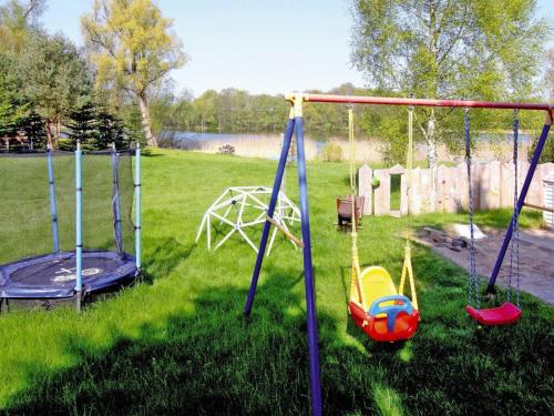 Hohensee Apartment | Family-Friendly Apartment Alte Schmiede Zemitz with Kitchen