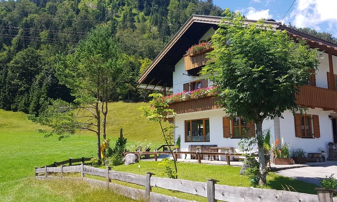 Wallgau Apartment | Cozy Apartment "Am alten Skihang" with Ocean Views
