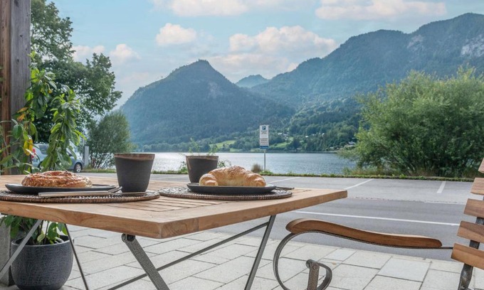 Grundlsee Apartment | Oceanfront Retreat at Apartment am Grundlsee - Rated 9.2