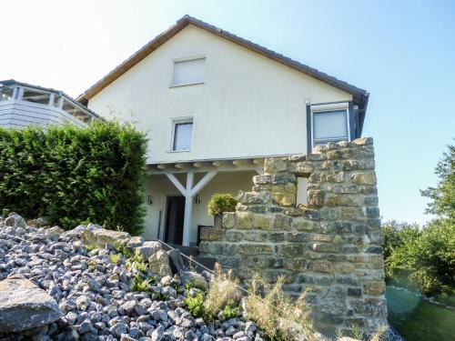 Luegde Apartment | Cozy Apartment Am Kirchberg - Pet & Child Friendly Stay