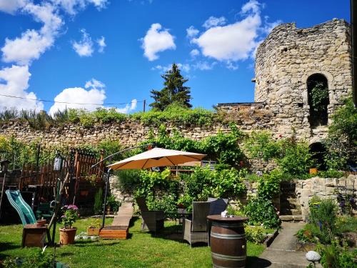 Freyburg Apartment | Family-Friendly Retreat at Apartment am Stadtturm - 8.9/10
