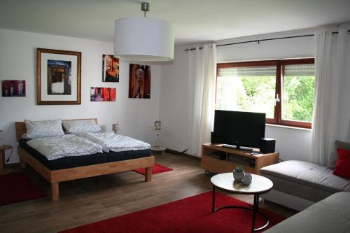 Oberotterbach Apartment | Experience Apartment An der Weinstraße with Ocean Views
