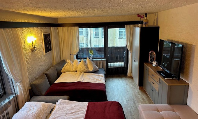 Weidach Apartment | Cozy Apartment 'Andys Bergglück' with Mountain View & Wi-Fi