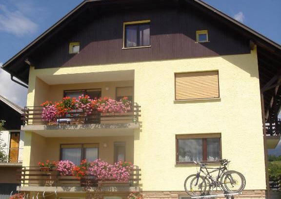 Zasip Apartment | Oceanfront Apartment Ani: Rated 9.1/10 & Family Friendly