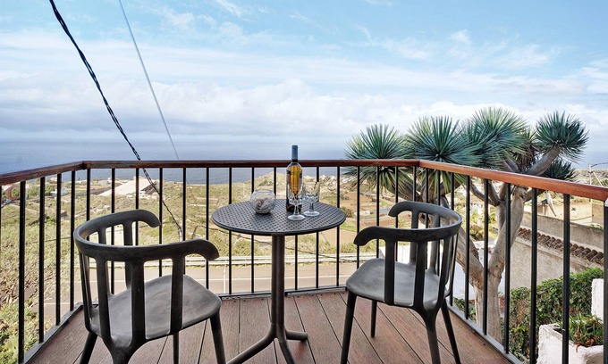 Buen Paso Apartment | Apartment 'Apartamento Buen Paso' with Private Terrace, Balcony and Wi-Fi
