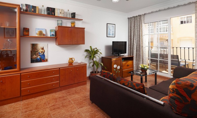 Torrox Costa Apartment | Scenic Apartment 'Apartamento Dayca' with Ocean View Pool