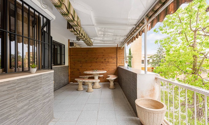 Teatinos Apartment | Apartment 'Apartamento Mefistofeles' with Private Terrace, Wi-Fi and Air Conditioning