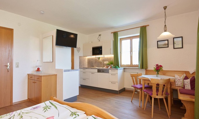 Hoslwang Apartment | Cozy Apartment Apfelblüte with Kitchen & Perfect Ratings
