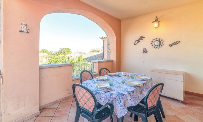 San Teodoro City Centre Apartment | Relaxing Oceanfront Apartment 'I Lecci' with Terrace & Balcony