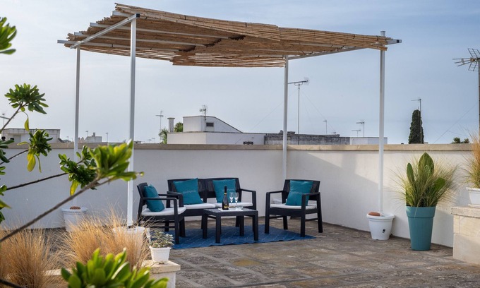 Uggiano la Chiesa House | Cozy Apartment 'Appartament Uccio' with Wi-Fi & Terrace
