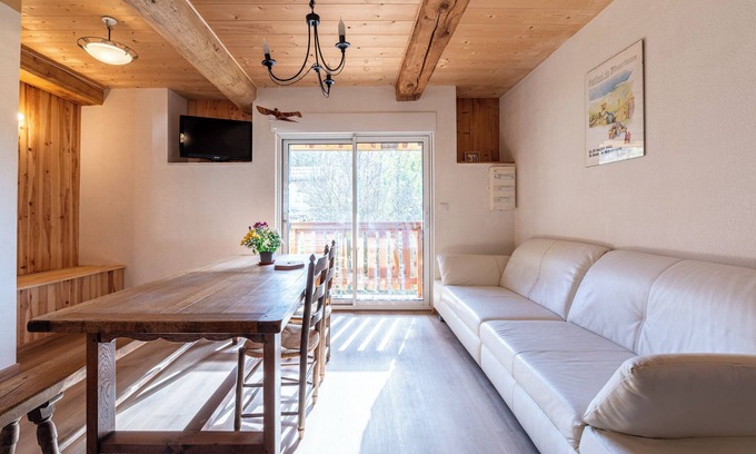 Albiez-le-Jeune Apartment | Apartment 'Appartement 4pers' with Mountain View