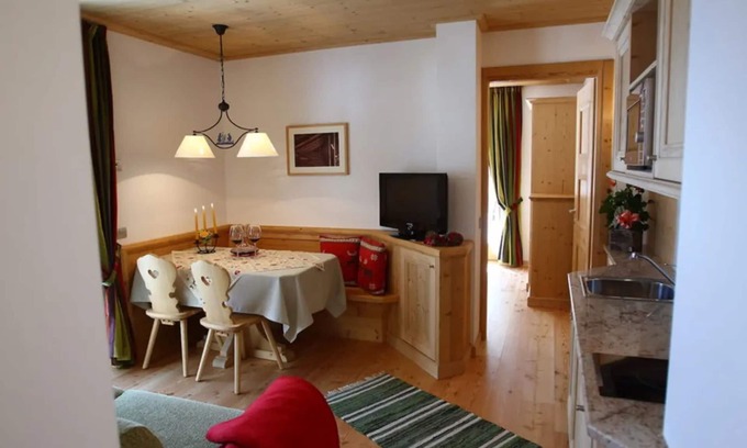 Rocca Pietore Apartment | Appartamento Bilo 4 - Ombretta: Cozy Retreat with Mountain View
