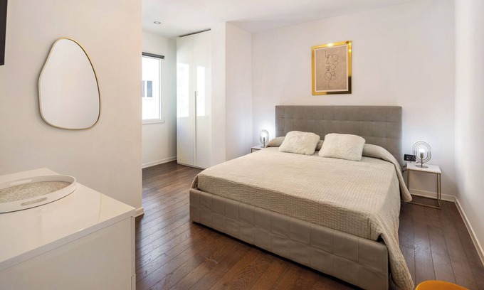 Caorle Apartment | Apartment 'Appartamento Bettin' with Private Terrace, Wi-Fi and Air Conditioning