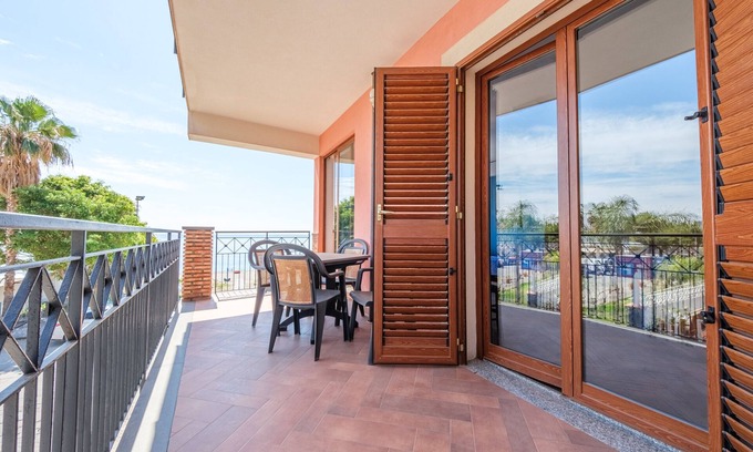 Mazzeo Apartment | Cozy Appartamento Ginestra with Sea View & Modern Amenities