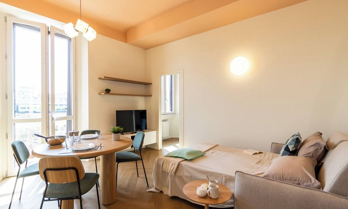 Cascina dei Pomi Apartment | Stylish Appartamento Martini: Balcony, Wi-Fi & Pet Friendly