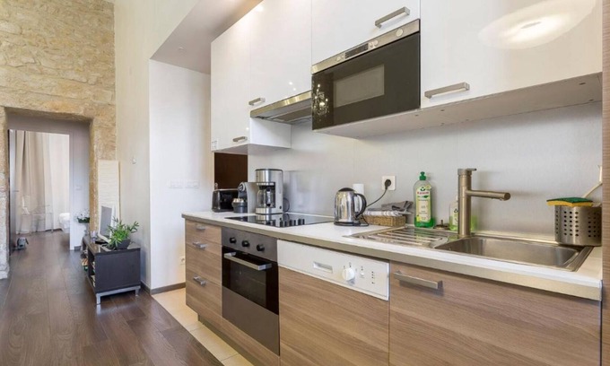 La Croix Rousse Apartment | Apartment 'Appartement Le Jacquard Lyon Centre' with Wi-Fi and Air Conditioning