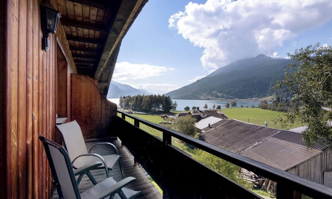 Resia Apartment | Scenic Appartements Egart 3: Lake View & Balcony Access