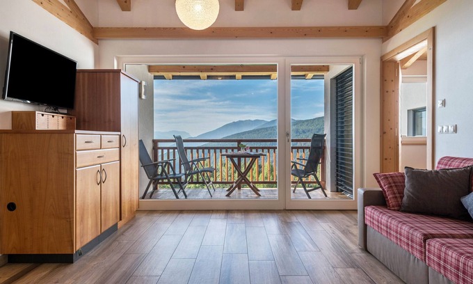 Maranza Apartment | Mountain View Apartment 'Apt Gamsstube' with Private Terrace