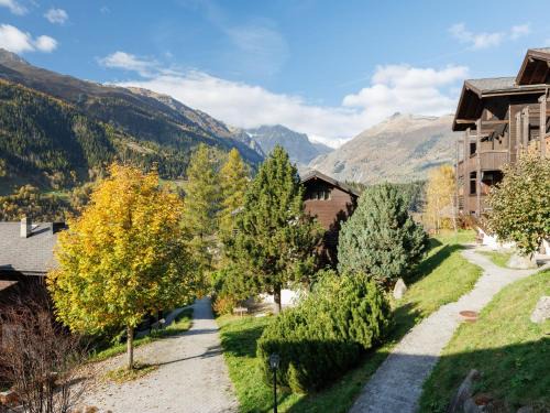 Ernen Apartment | Pet-Friendly Apartment Aragon F130 for Family Getaways