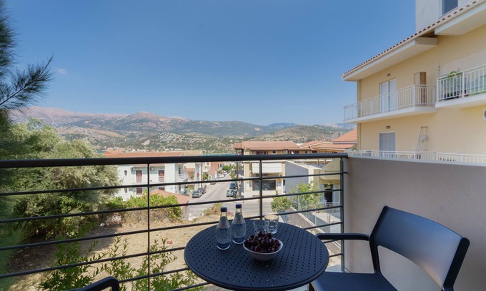 Kefalonia Apartment | Apartment 'Ardavani City 5' with Shared Terrace, Shared Garden and Air Conditioning