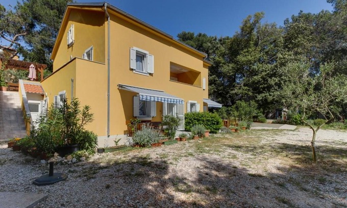 Artatore Apartment | Family-Friendly Retreat at Apartment Artatore 8022d