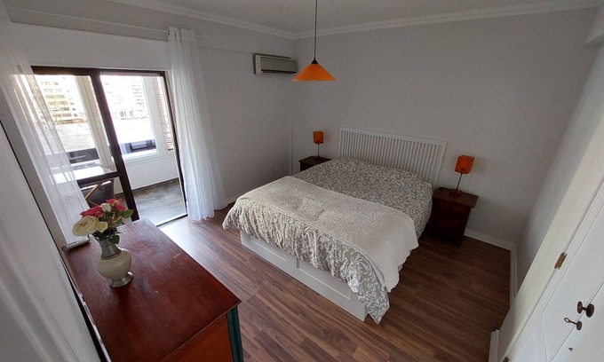 Alfragide Apartment | Convenient Apartment 15 Minutes from Lisbon with Ocean View