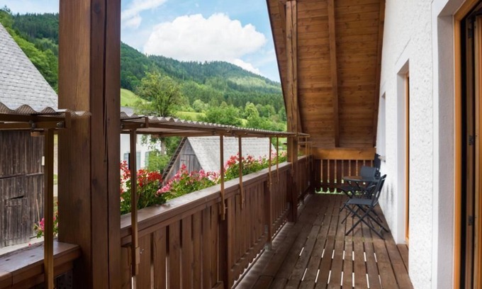 Goestling an der Ybbs Apartment | Relax at Apartment Steinkogl with Balcony & Sauna Access