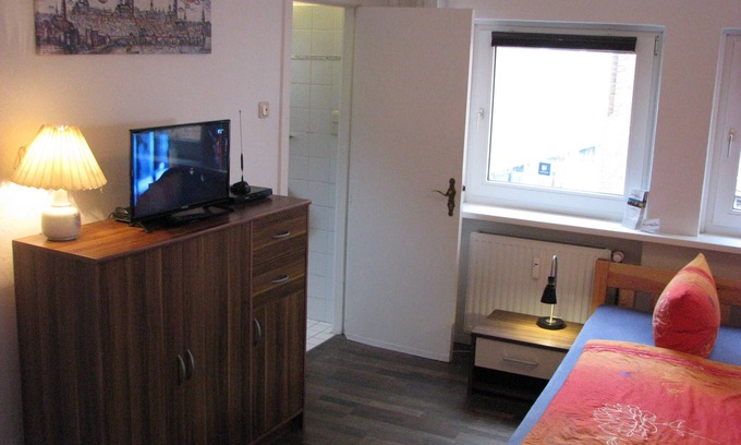 Lubeck City Centre Condo | Family-Friendly Apartment at Rathausmarkt with Kitchen Access