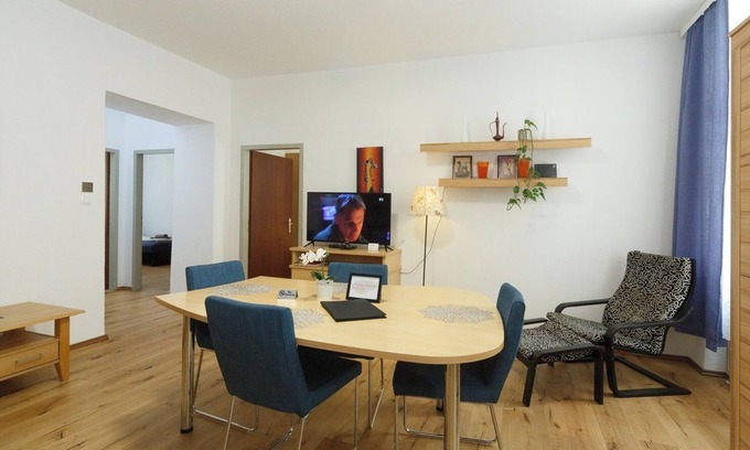 Rudolfsheim-Funfhaus Apartment | Exceptional Apartment No. 03 in Vienna with Keyless Check-In