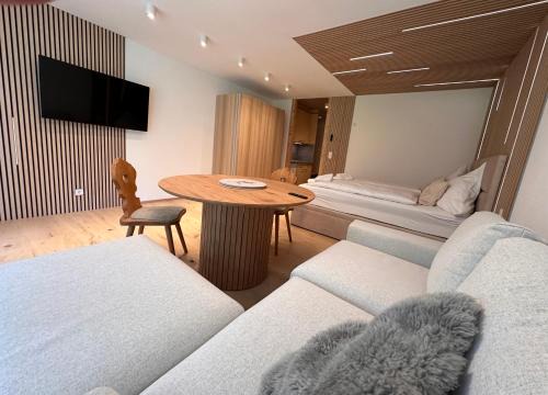 Sankt Martin bei Lofer Apartment | Relaxing Studio with Indoor Pool & Garden Renovation