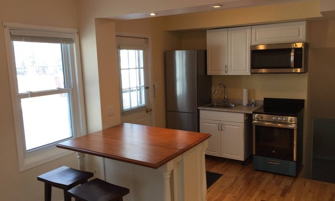 London Apartment | Cozy Apartment with Kitchen and Breakfast Included