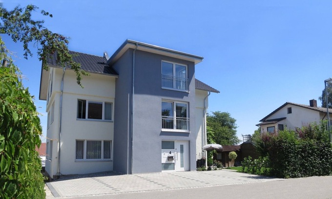 Dingelsdorf Apartment | Apartment 'Atelier Probst - D5' with Private Terrace, Shared Garden and Wi-Fi