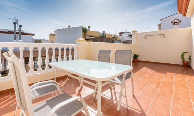 Rio Velez Apartment | Apartment Ático Espejo with Terrace & Wi-Fi