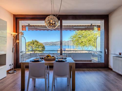 Ispra Apartment | Lakefront Apartment Attilio with Ocean View and Child-Friendly Amenities